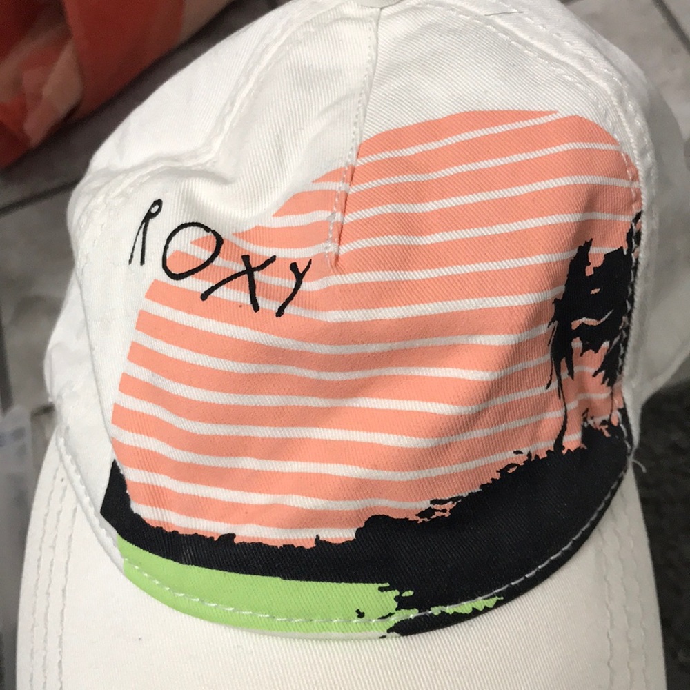 Clean Roxy Beach Hat 🌴❤️ - Picture 4 of 4